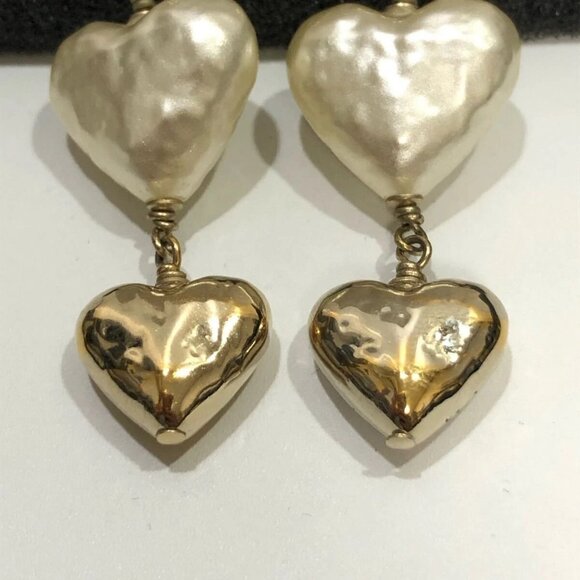 CHANEL CC Logos Pearl Drop Heart Stud Earrings Gold Tone B22C Auth w/Box #7511 - Picture 5 of 9